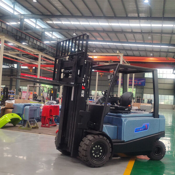 4-wheel Dual-drive Electric Forklift - Image 4
